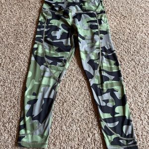Green Camo Pocket Light n Tight Hi-Rise 7/8 24"